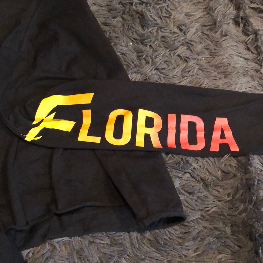 Cold Crush size xl long sleeve crop top - Picture 2 of 4